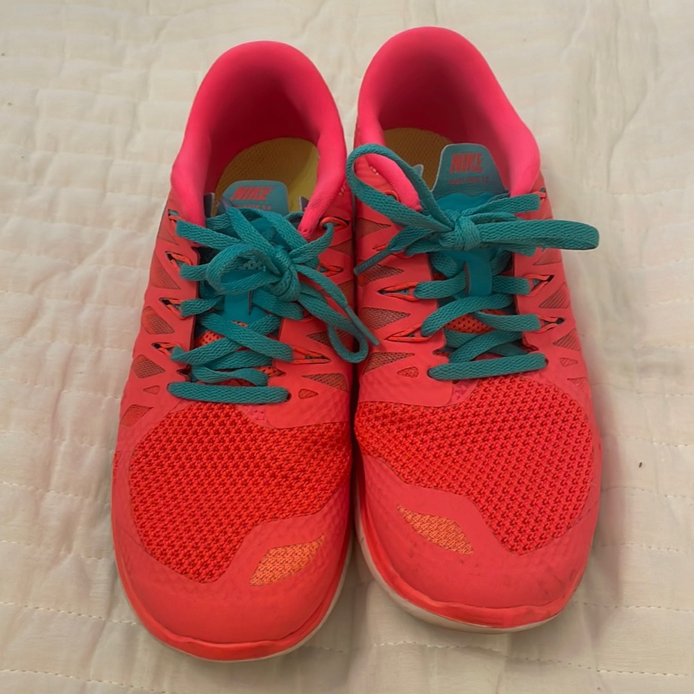 Nike women’s shoe size 7